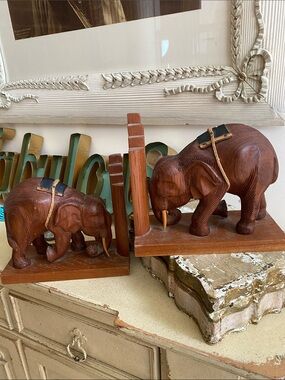OLD Wood Elephant Bookends